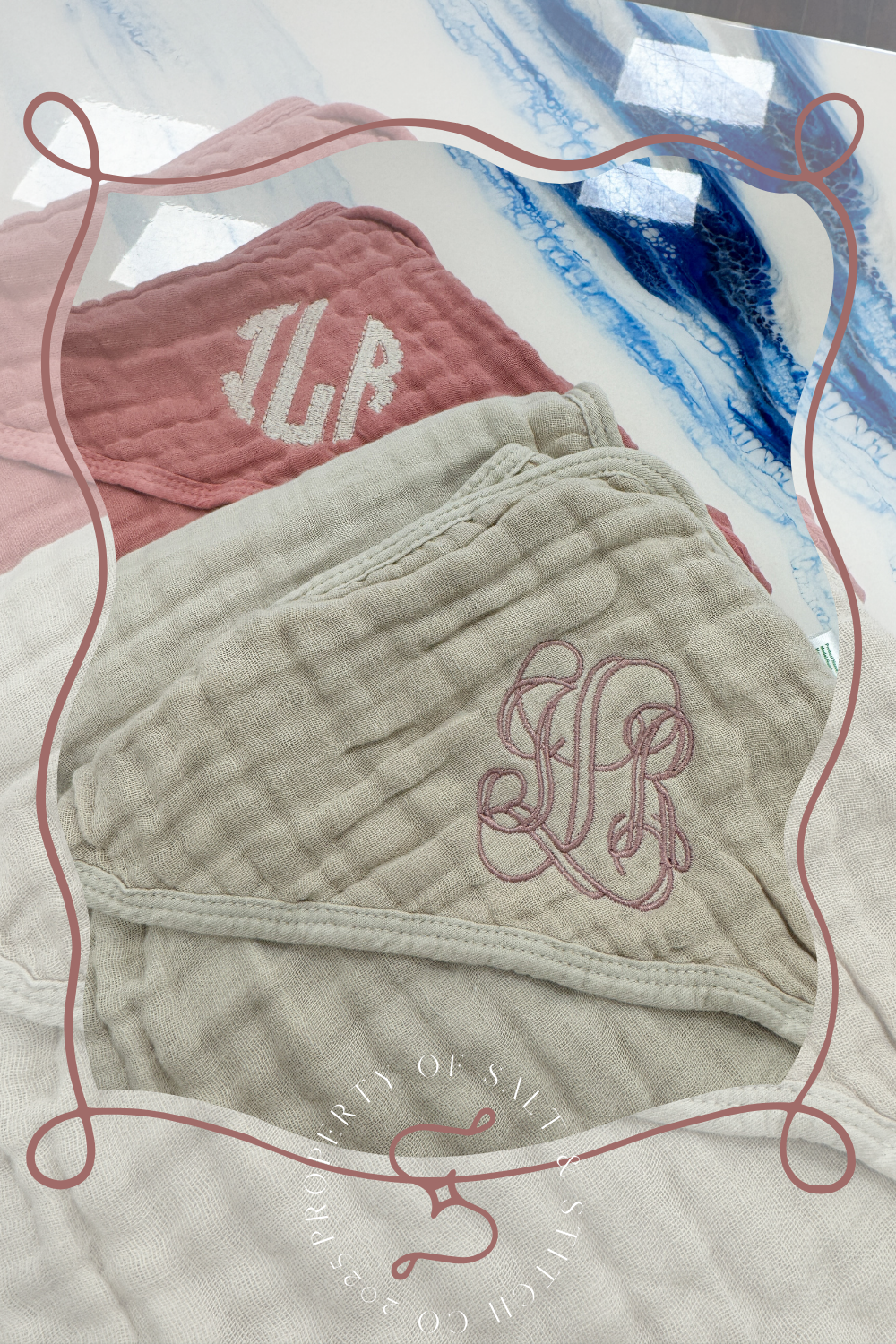 Scallop Circle Monogram