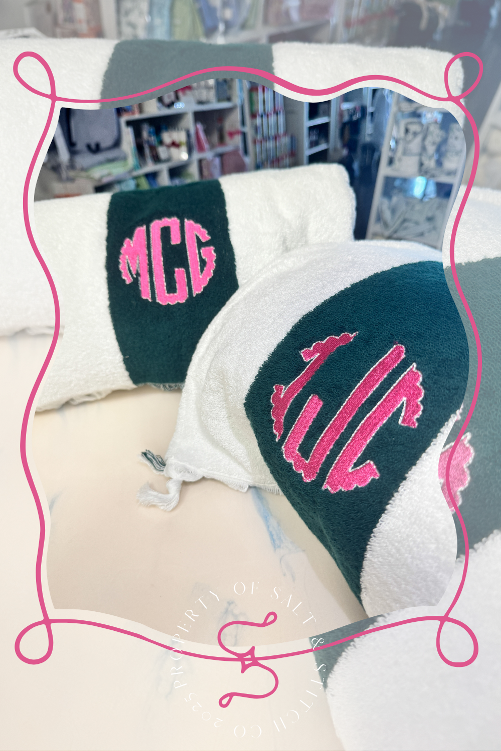 Scallop Circle Monogram