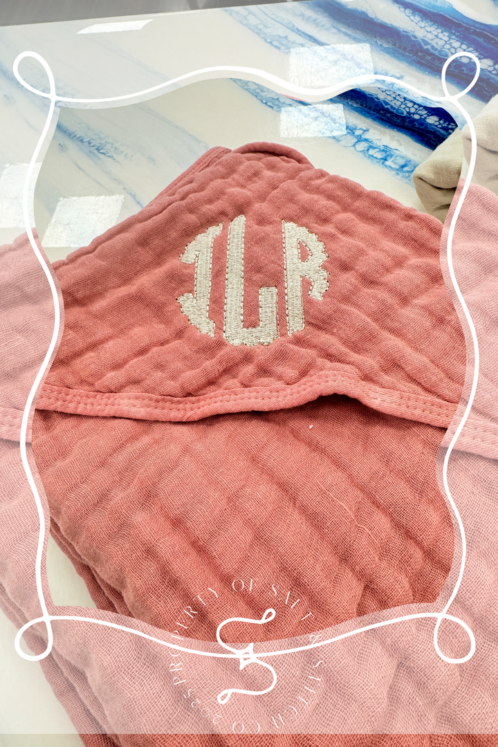 Scallop Circle Monogram